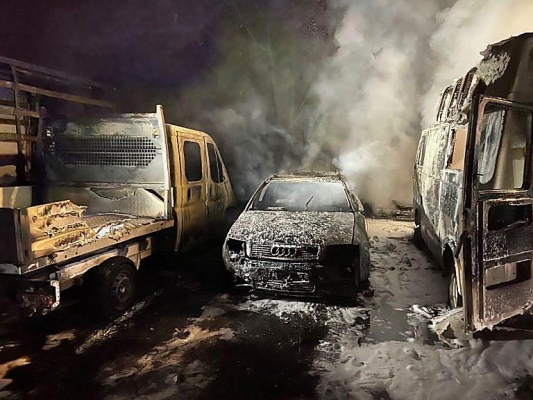 Viyana-Simmering’te 7 araç yandı